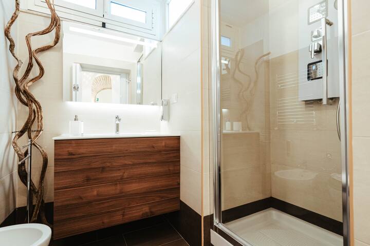 ARC – Vatican San Peter Church 8 peole gallery image 4