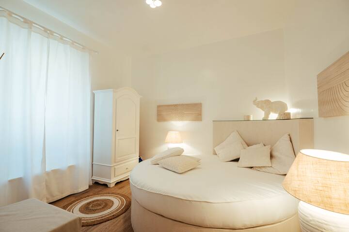 ARC – Vatican San Peter Church 8 peole gallery image 2