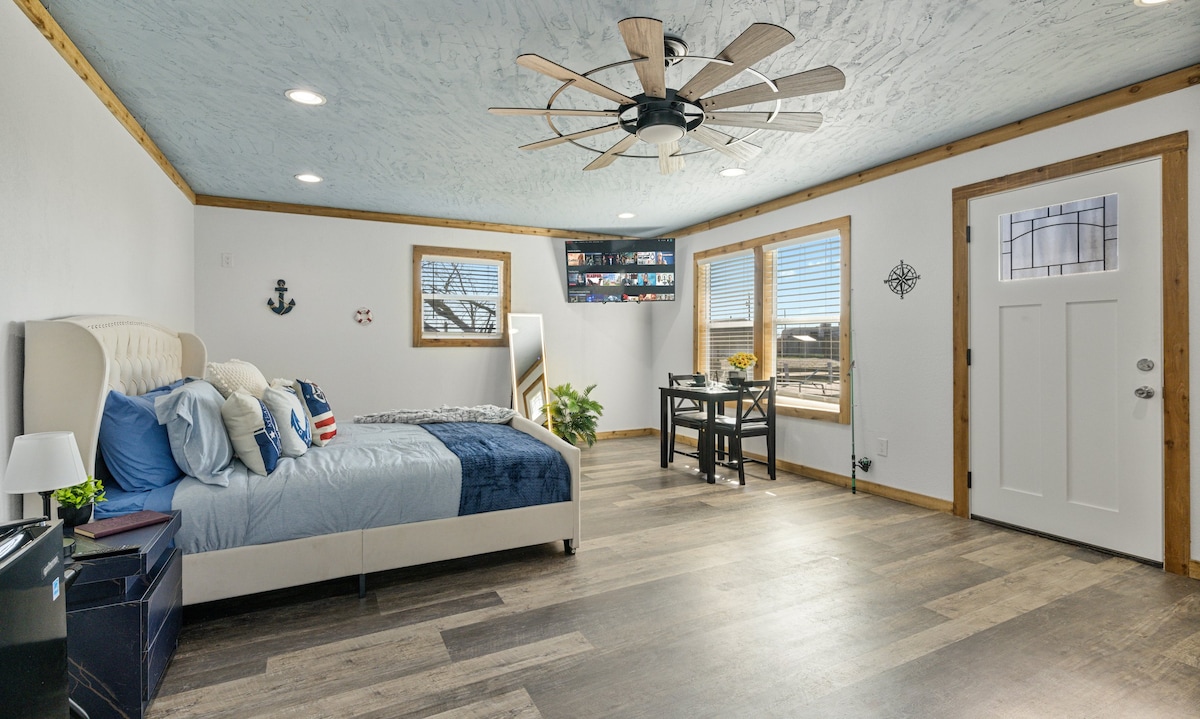 عطلتك في انتظارك - احجز الآن!

→ سرير كبير مع بياضات وبطانيات إضافية

→ تناول الطعام بمقعدين

واي فاي→ عالي السرعة

تلفزيون → 55بوصة، خدمات بث، 200 قناة كابل