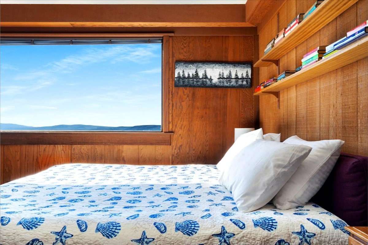 Dormitorio principal en el nivel de entrada - King