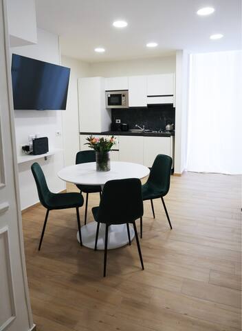 Appartamento Moderno ed Elegante in pieno Centro gallery image 4