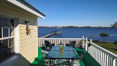 LakeFront Sunrise Cottage