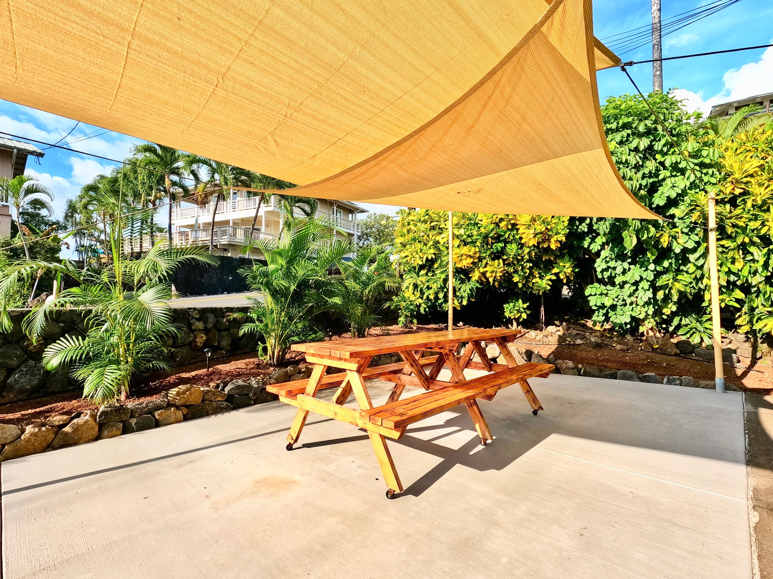 Location! Ocean views king bed walk to magic beach - Image 43