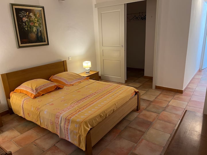 Camera da letto e cabina armadio al piano di sotto