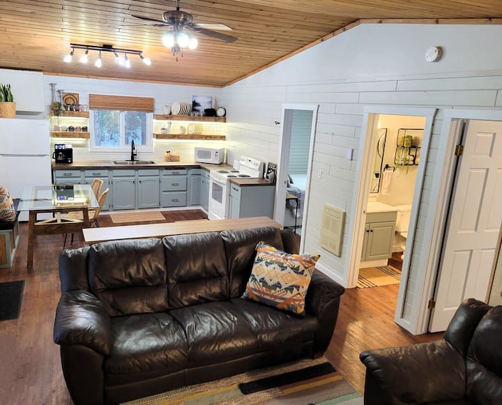 Pinescape: Cabin•wifi•fireplace•pet Friendly•fish - Saskatchewan