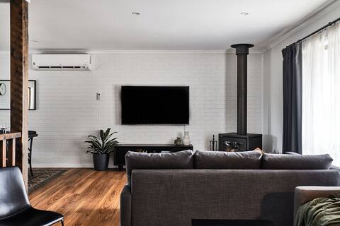 Top performing Airbnb: Romantic Homestead Retreat near Daylesford in Shire Of Hepburn