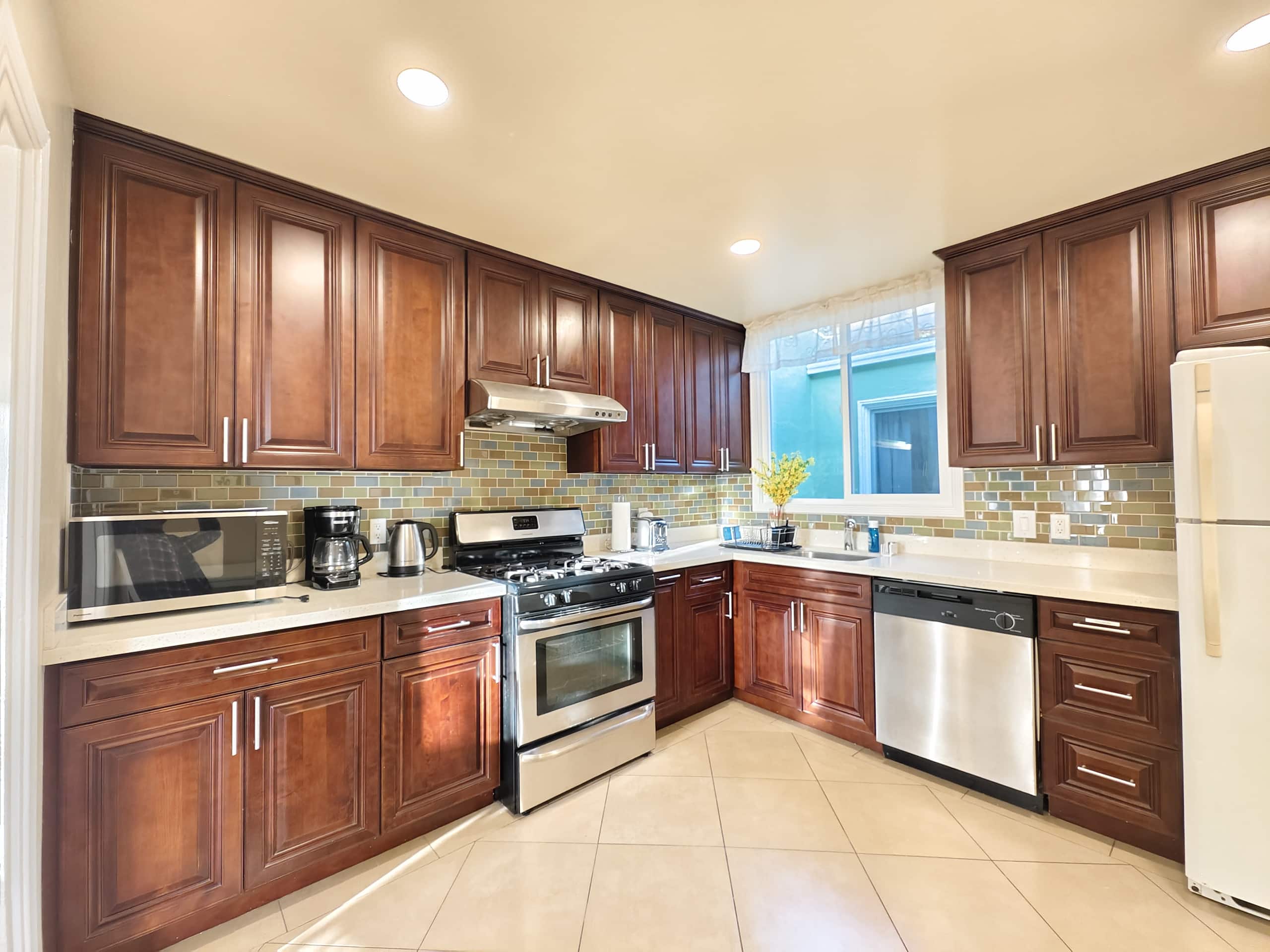 Home in San Francisco · ★4.88 · 3 bedrooms · 4 beds · 1 bath - Image 6