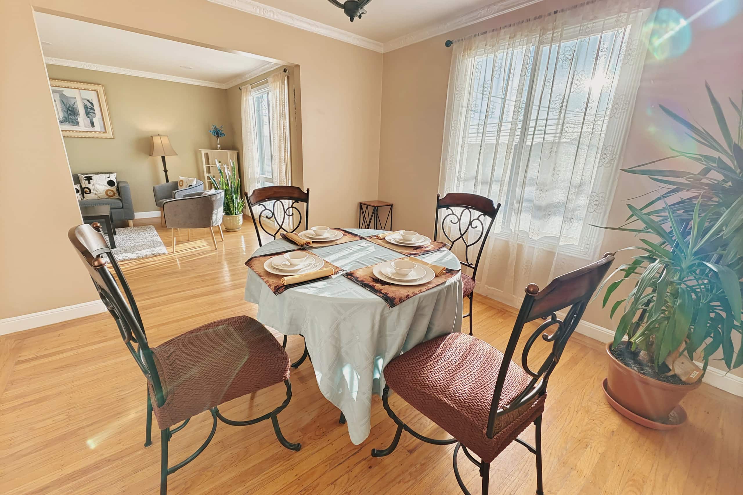 Home in San Francisco · ★4.88 · 3 bedrooms · 4 beds · 1 bath - Image 11