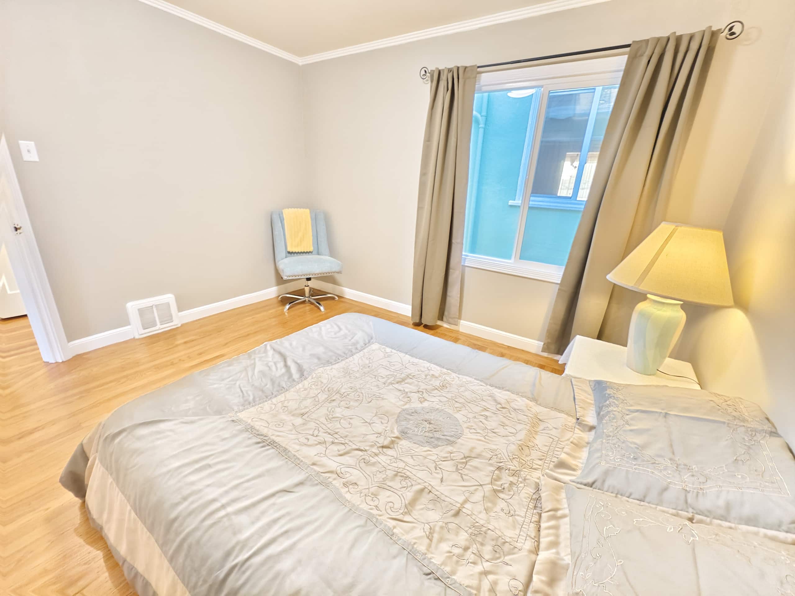 Home in San Francisco · ★4.88 · 3 bedrooms · 4 beds · 1 bath - Image 25