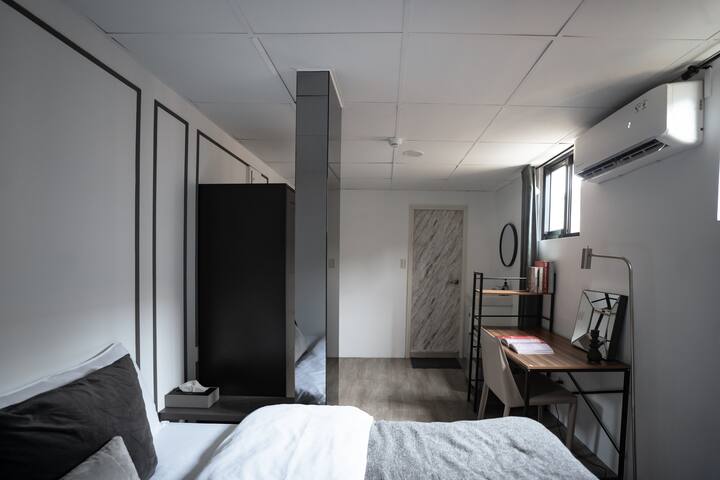 小樹林包層/ MRT西門3分鐘 /5房5衛0廳/11人 gallery image 3