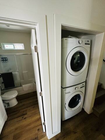 Best New Place 6 bedrooms 4 bathrooms 6 cars prkg gallery image 3