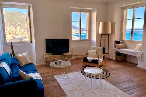 T3 - View of the Sea and Old Port