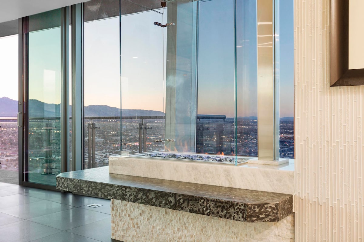 34th Floor Suite | Balcony Access | No Resort Fees