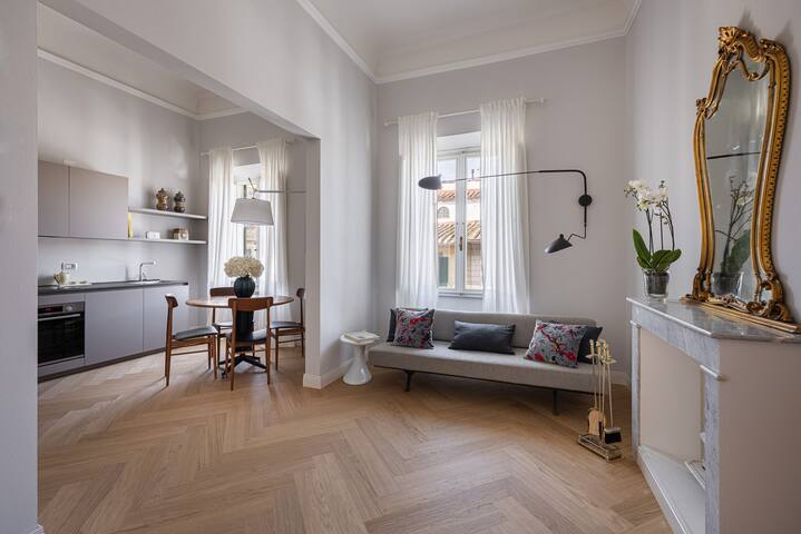 Charming House in Florence gallery image 3