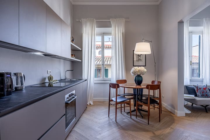 Charming House in Florence gallery image 4