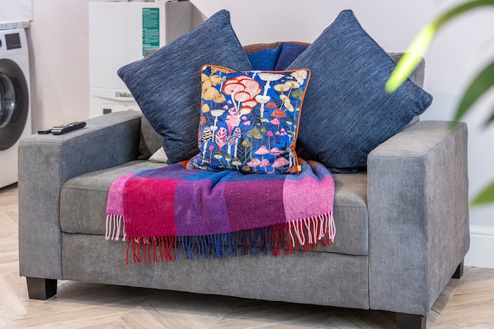 City Sophistication: Chic 3-br For Modern Living - Londen