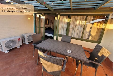 Tetőtéri studio apartman