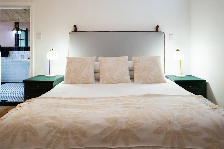 Casa Caprice Beach House on Camps Bay Beach gallery image 3