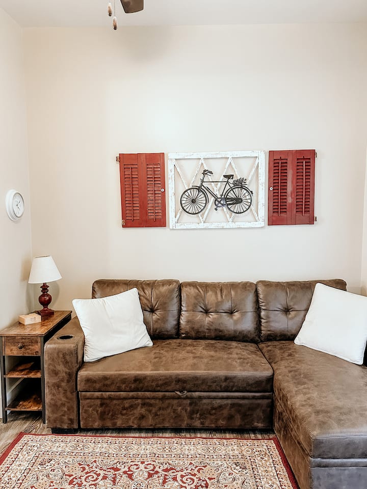 Romantic Entire Apartment - Manistee, MI