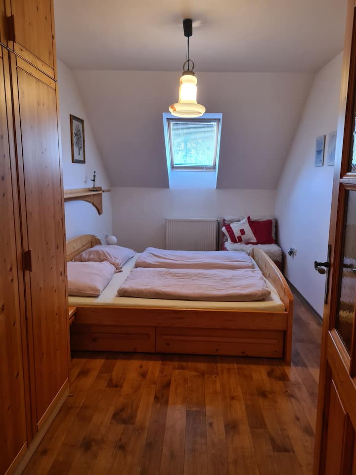 spálňa na poschodí