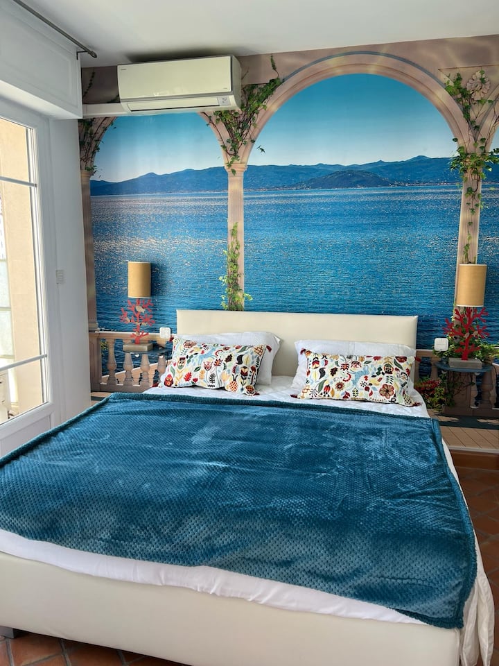 Imprimir papel tapiz, cama de cuero real con contenedor, colchón de espuma viscoelástica y lámparas metálicas de "coral"