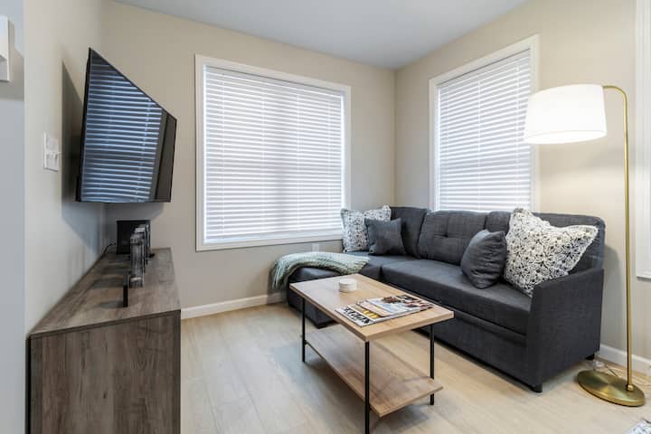 להתכרבל בנופש הסלון המעוצב שלנו!