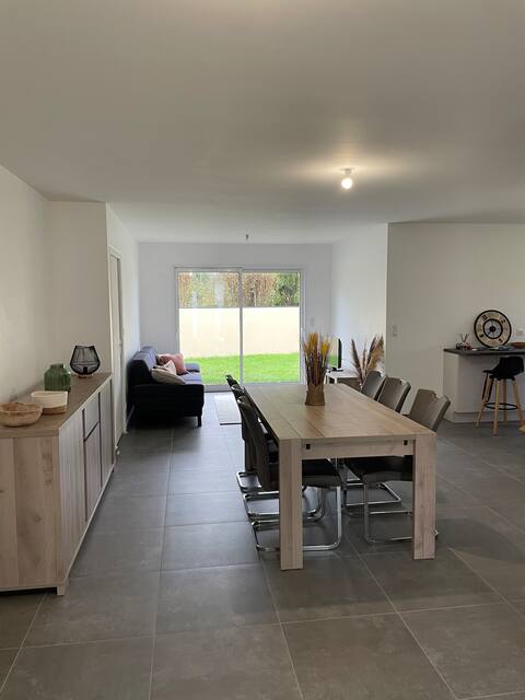 House, terrace, lawn, quiet
parking, 15 km from the sea
