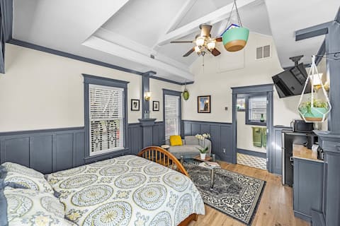 Top performing Airbnb: Uptown Victorian Guesthouse in Elizabeth