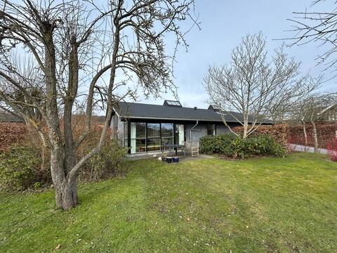 Modern, spacious villa