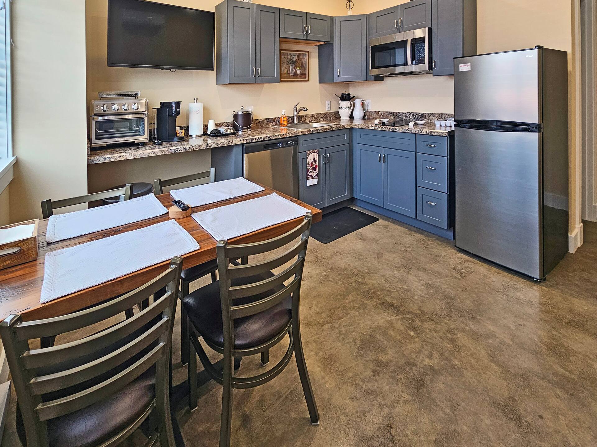 Breckenridge Suites #5 - 2 BR with Full Kitchen