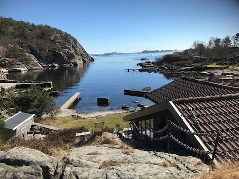 Cottage by the lake in Mandal - own beach