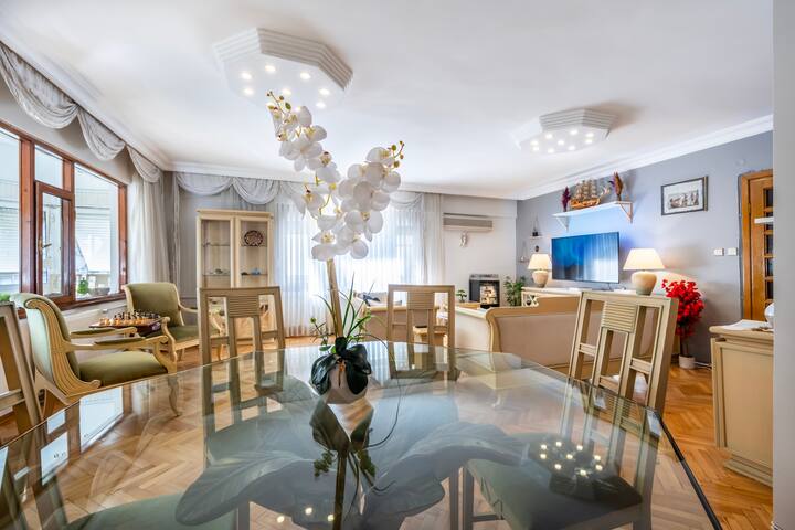 Spacious Flat In Central And Peaceful Neighborhood gallery image 2