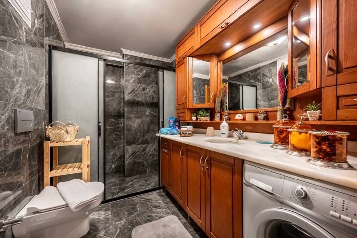 Spacious Flat In Central And Peaceful Neighborhood gallery image 5