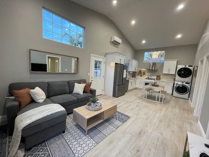 Central Guesthouse In Orange - Anaheim, CA