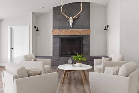 Lakeside Lodge