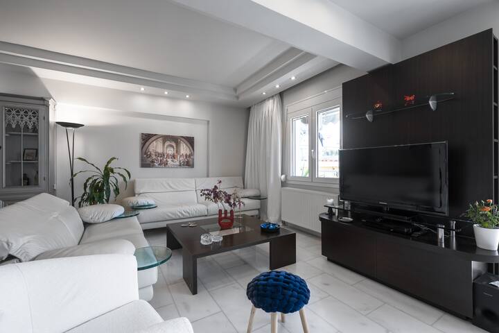 Horizon Apartment by Luxlikehome gallery image 5