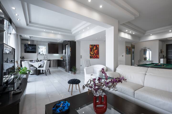 Horizon Apartment by Luxlikehome gallery image 2