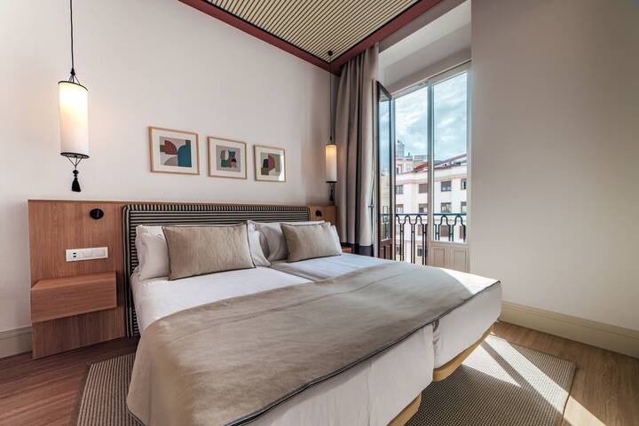 Soho Boutique 2 Bedrooms Apartment gallery image 3