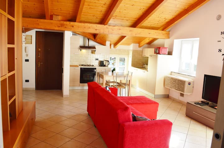 Twins Attic In The Center - Lierna
