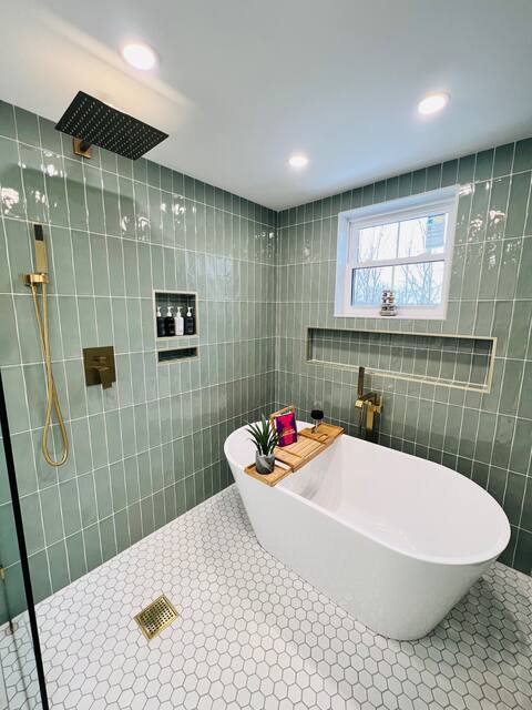 Luxury by Lake Wallenpaupack w/ Hot Tub, Game Room