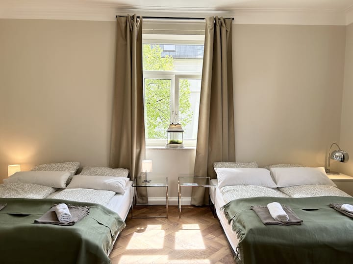 卧室3可入住7-8人：
2张非常舒适的160x200张床。 客厅变成了一间卧室。 带小厨房的客厅和舒适的用餐区现在邀请您入住。