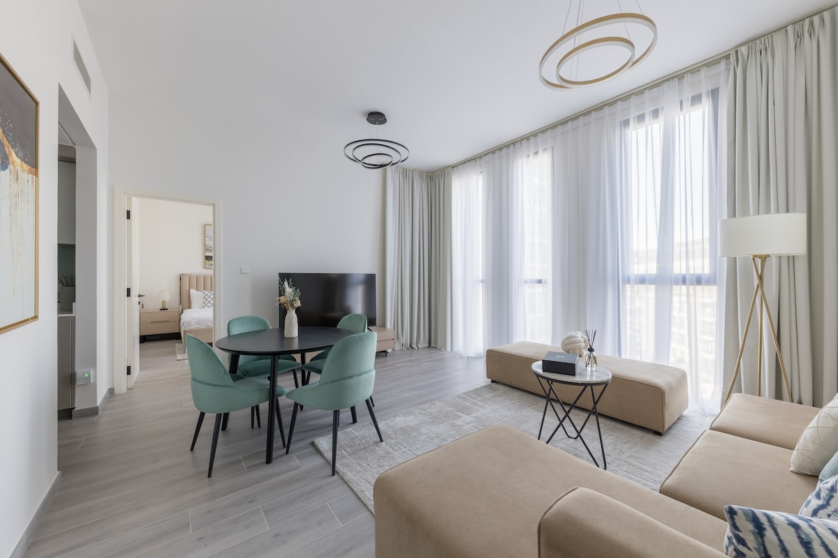 Popular Airbnb listing: Fresh And Quiet 1BR at Noor 4 in Me'aisem First