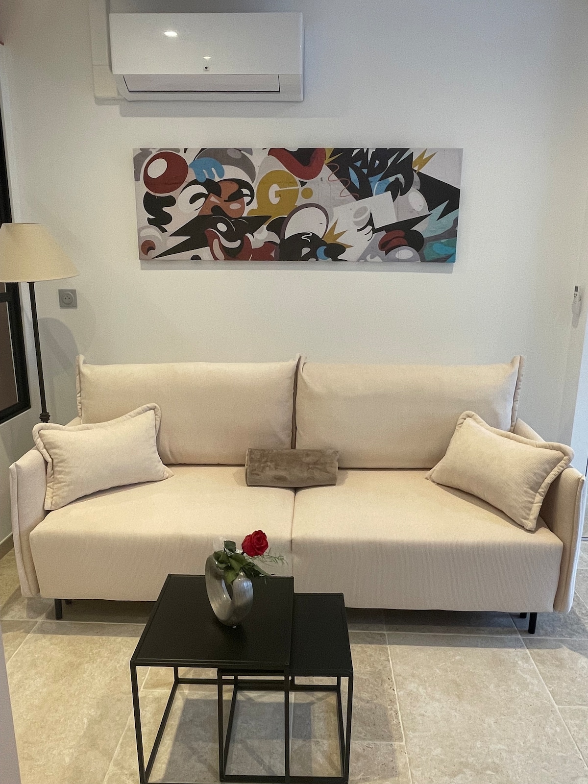 Top performing Airbnb: The Beaux-Arts Suite in Montpellier