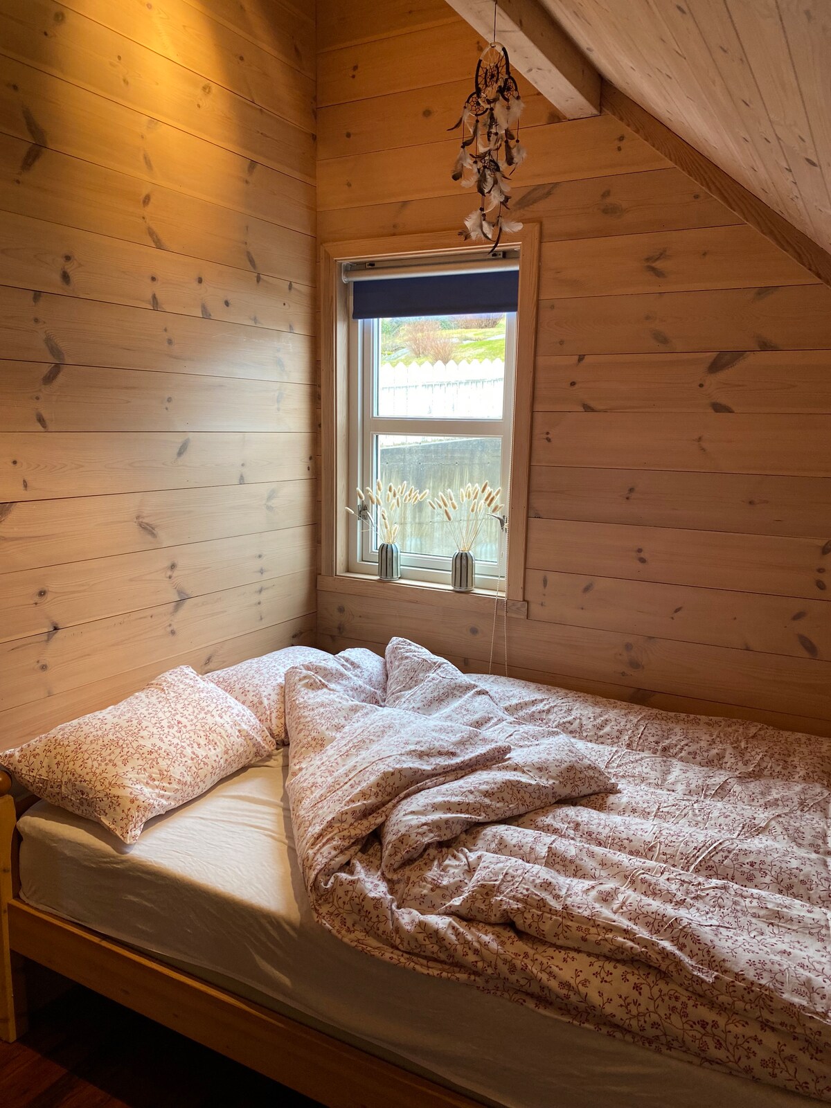 Спалня 2 на 2 етажа.