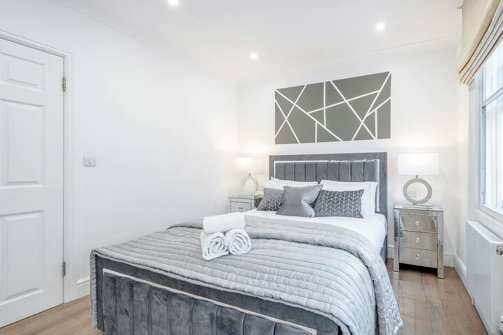 The Royal Sheperd / 2Bed 2Bath gallery image 2