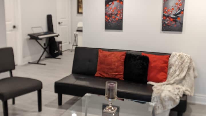 Homely Suite 5 Min Walk From Lake - Burlington