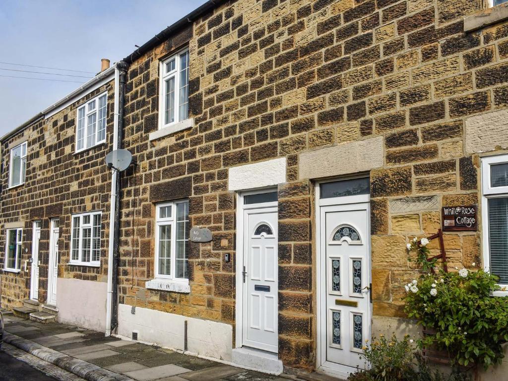 Holly Cottage Houses for Rent in Brotton, England, United Kingdom