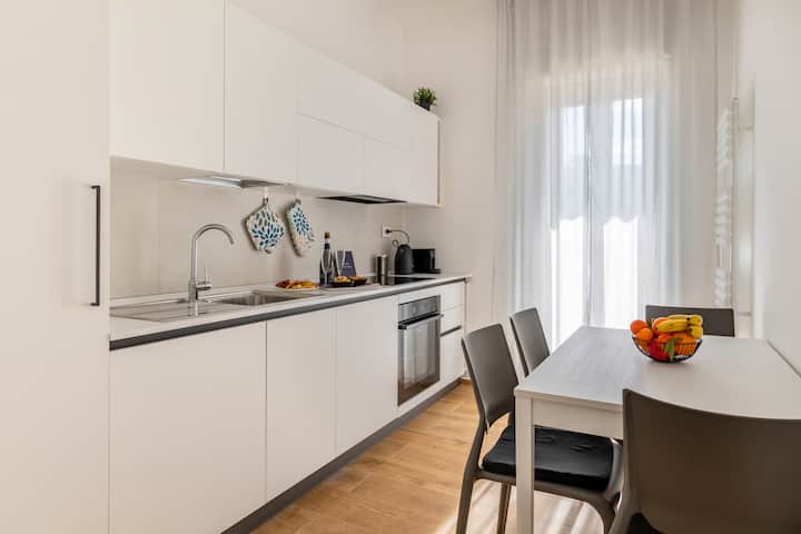 New Elegant 2 Bedroom Apt. Near Parco 2 Giugno - Bari