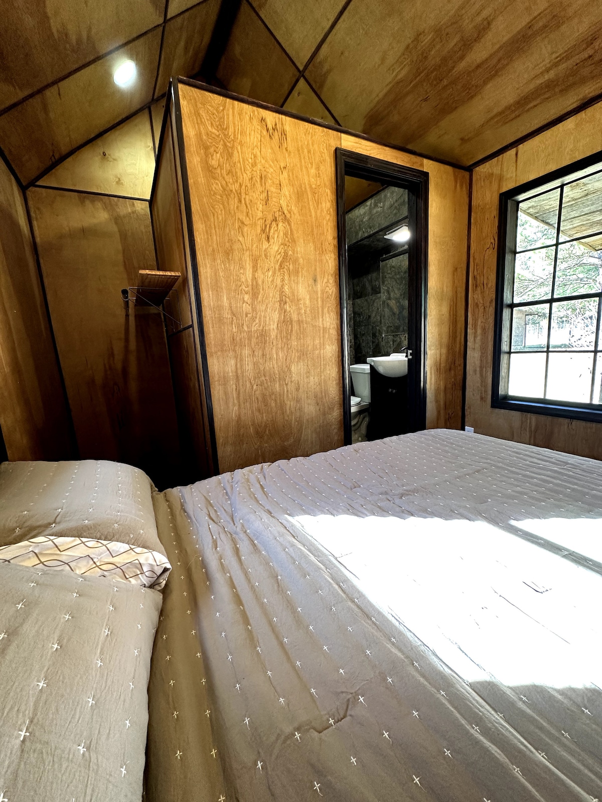 The Hazelnut Hut - Tiny houses for Rent in Griffin, Georgia