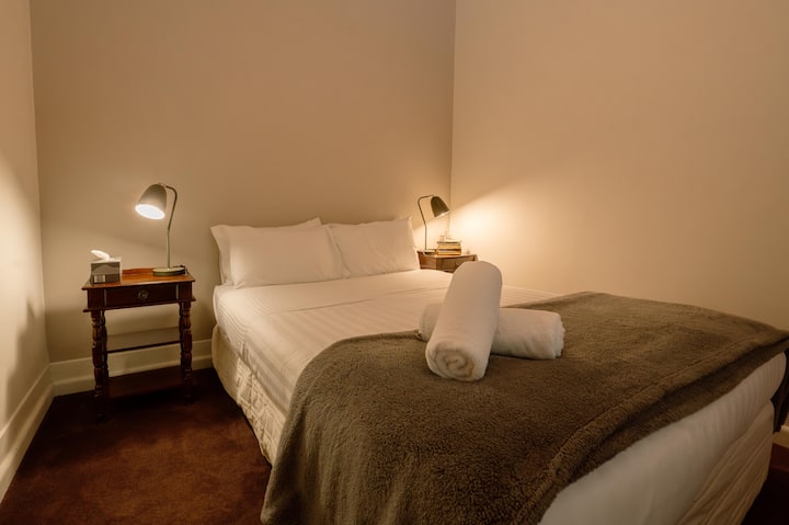 საძინებელი 1